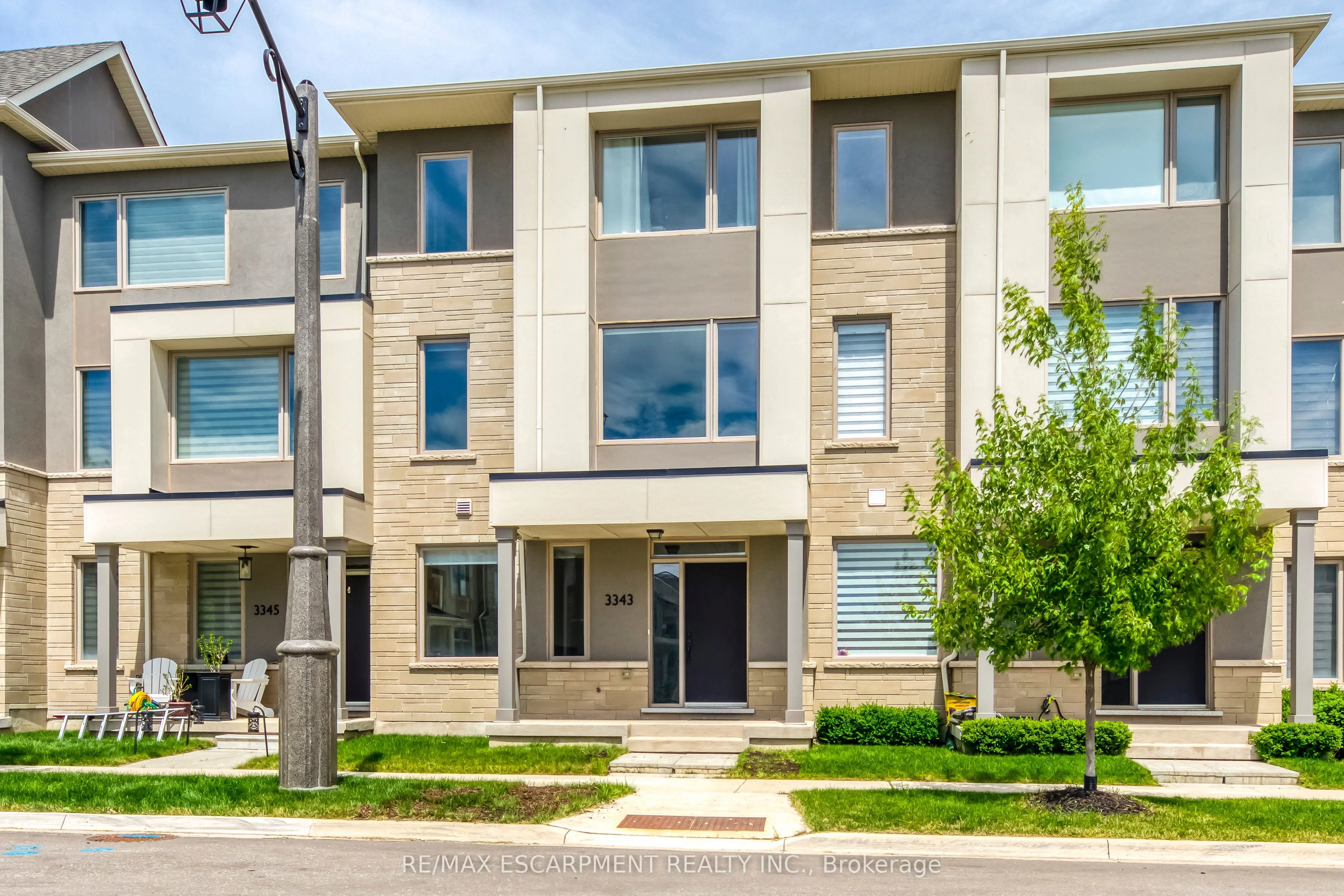 3343 Vardon Way, Oakville, ON L6M 0X3