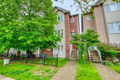 Att/Row/Townhouse in Burlington