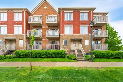 Condo Townhouse in Mississauga