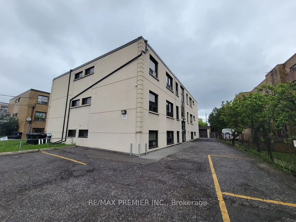 2637 Keele Street Lower Level #2, Toronto W04, ON M6L 2P2