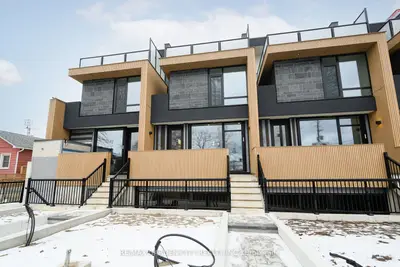 Att/Row/Townhouse in Toronto