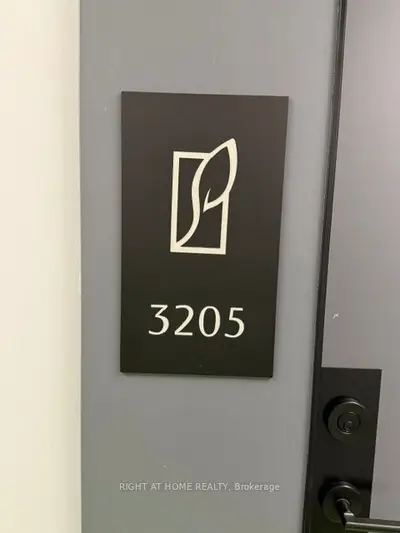 Common Element Condo in Mississauga