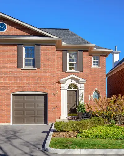 Att/Row/Townhouse in Burlington