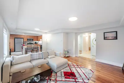 Condo Apartment in Mississauga