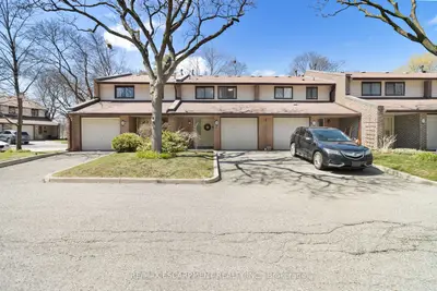 Condo Townhouse in Mississauga
