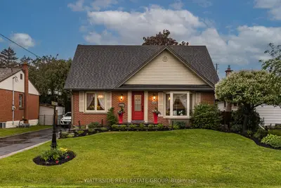 Detached in Burlington