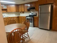 4301 Lee Drive, Mississauga, ON L4W 4A2