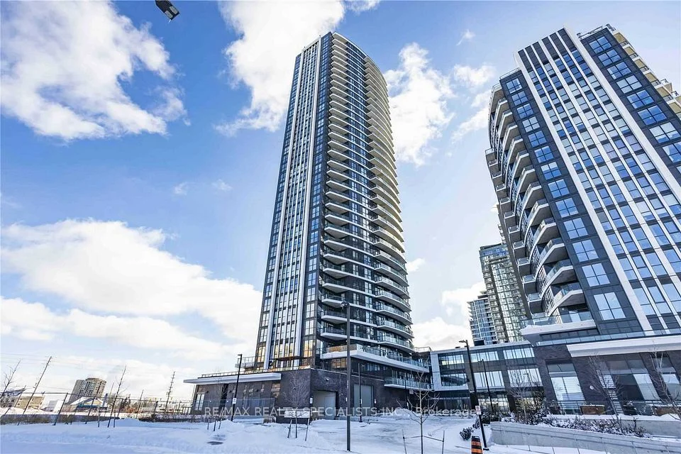 35 Watergarden Drive 110, Mississauga, On L5r 0g8