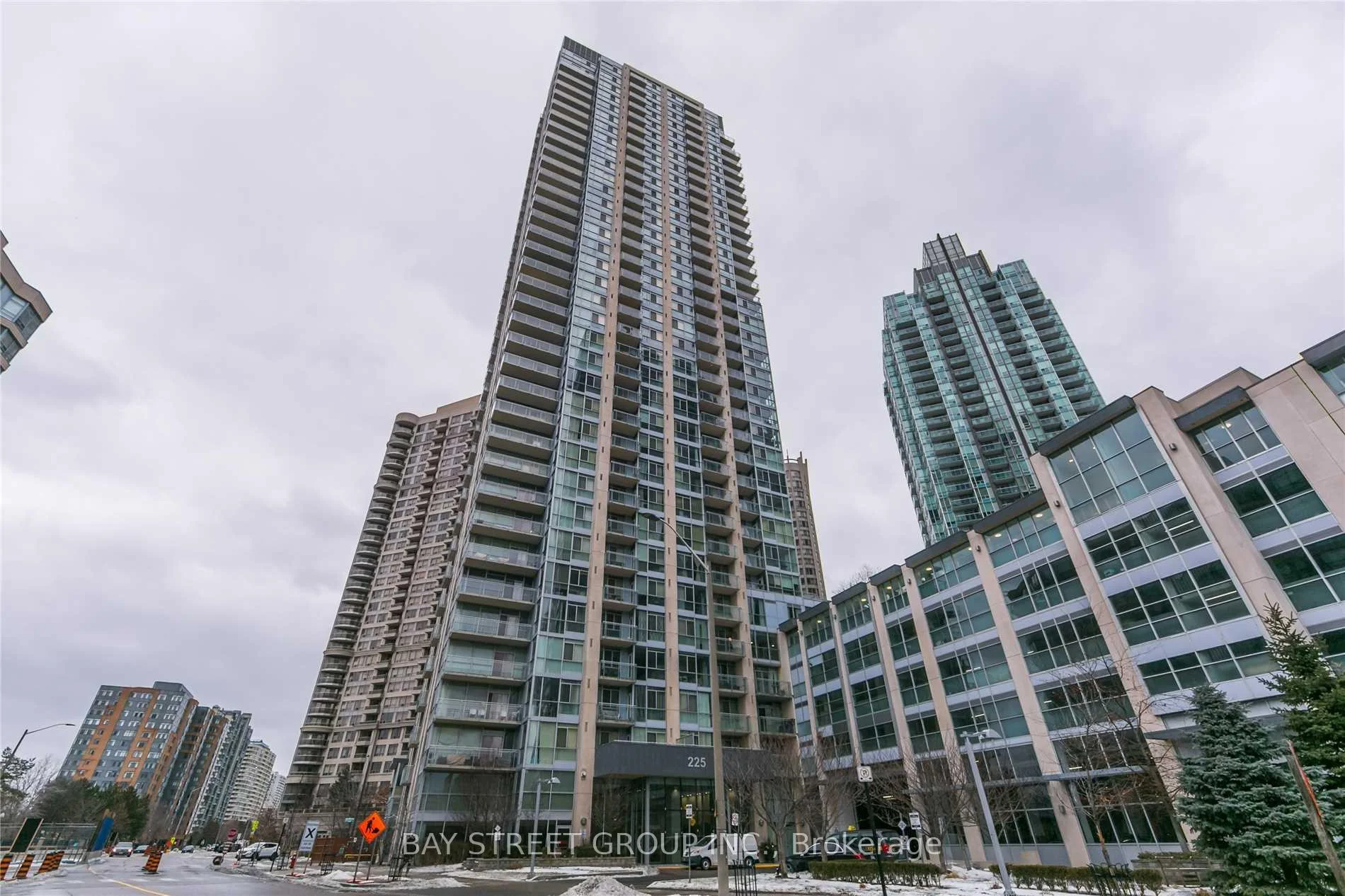 225 Webb Drive 201, Mississauga, ON L5B 4P2