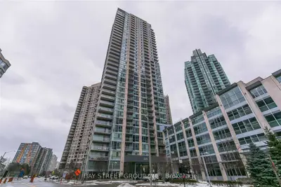 Condo Apartment in Mississauga