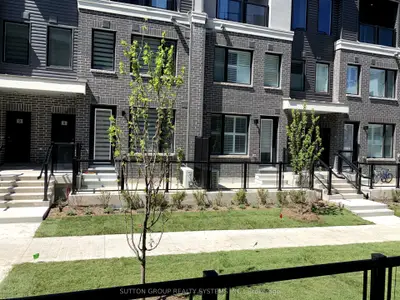 Condo Townhouse in Mississauga
