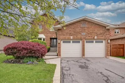 Detached in Oakville