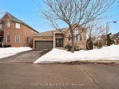 Detached in Oakville