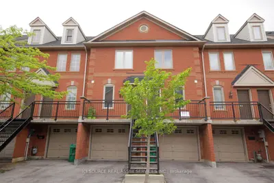 Condo Townhouse in Mississauga