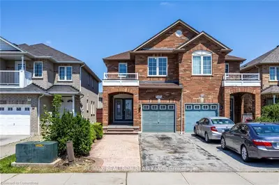 Semi-Detached in Mississauga