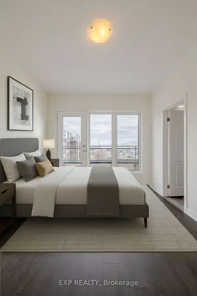 Att/Row/Townhouse in Oakville