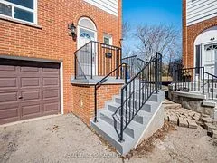 2445 Homelands Avenue 47, Mississauga, ON L5K 2C6