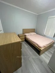 17 Sora Drive B, Mississauga, ON L5M 1B3