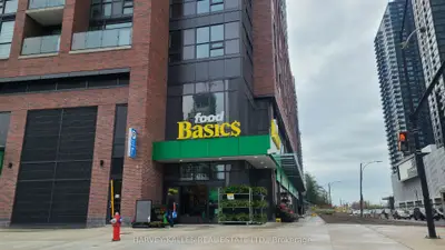 Common Element Condo in Mississauga