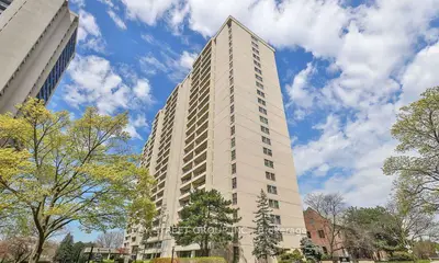 360 Ridelle Avenue 209, Toronto W04, On M6b 1k1