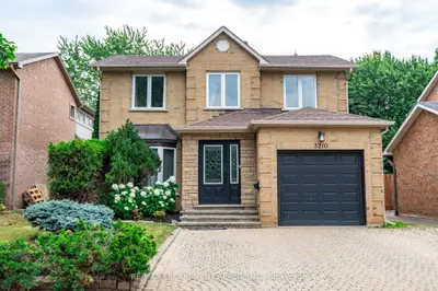Detached in Oakville