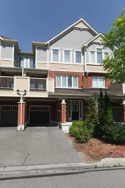 Att/Row/Townhouse in Milton