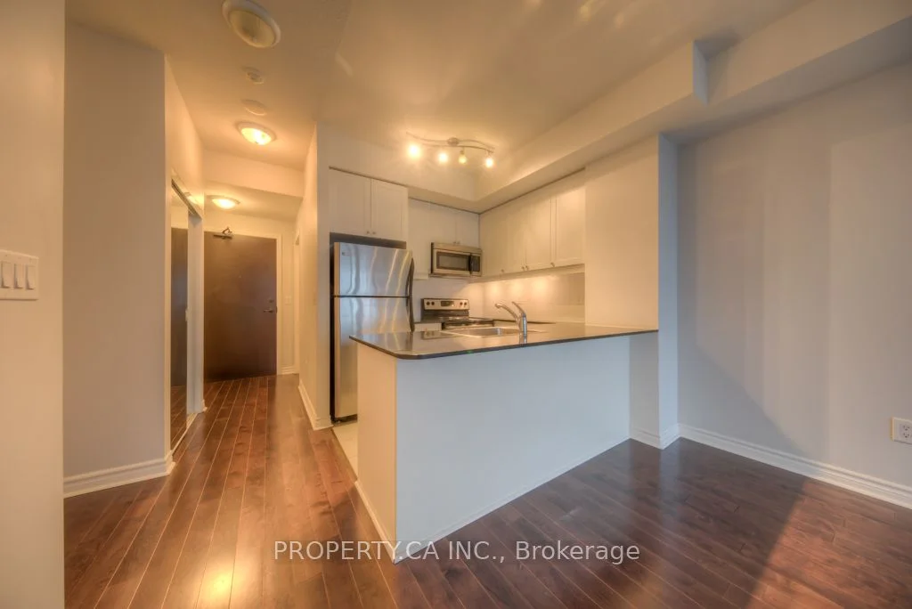 385 Prince Of Wales Drive 2404, Mississauga, On L5b 0c6
