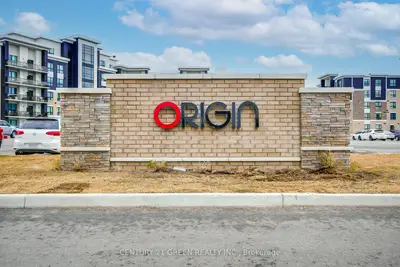 Condo Apartment in Milton