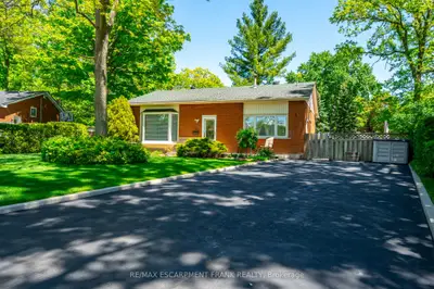 Detached in Burlington