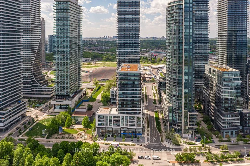 65 Annie Craig Drive 709, Toronto W06, On M8v 0g3