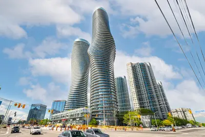 Condo Apartment in Mississauga