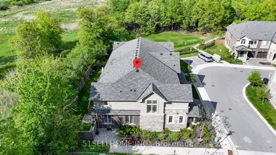 Att/Row/Townhouse in Oakville