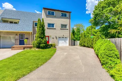Att/Row/Townhouse in Mississauga