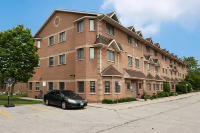 Condo Apartment in Mississauga