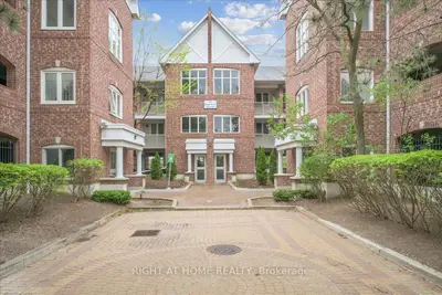 Condo Townhouse in Mississauga