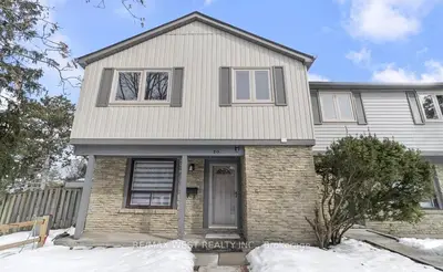 Condo Townhouse in Mississauga