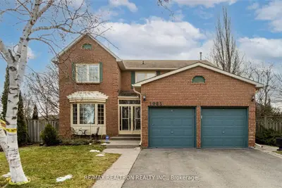 Detached in Oakville