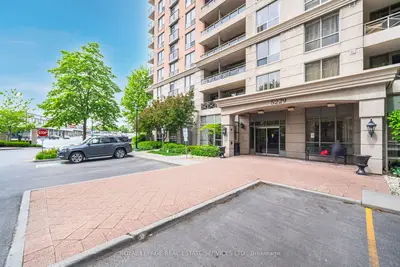 Condo Apartment in Toronto