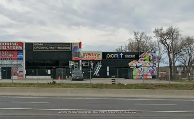 100 Bridgeland Avenue A, Toronto, On M6a 1z4