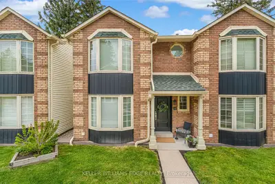 Condo Townhouse in Burlington