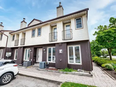 Condo Townhouse in Halton Hills