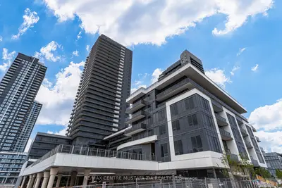 Condo Apartment in Mississauga