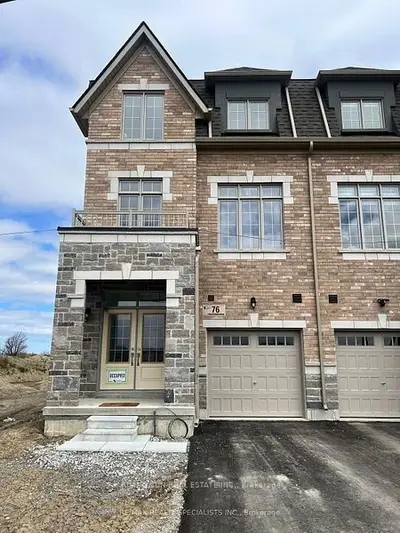 Att/Row/Townhouse in Brampton