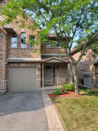 Condo Townhouse in Burlington