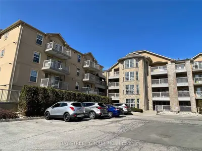 Condo Apartment in Oakville