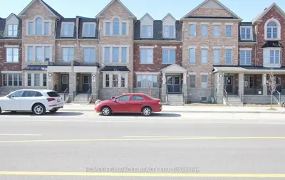 Att/Row/Townhouse in Brampton