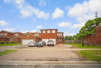 692 Huntington Ridge Drive, Mississauga, On L5r 1z5