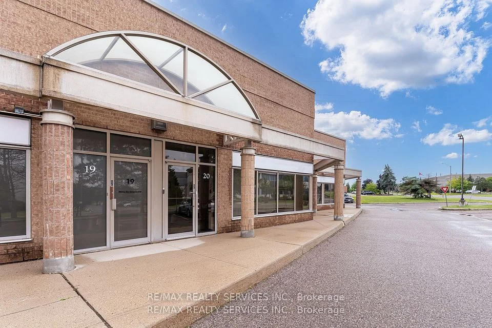 6660 Kennedy Road #20, Mississauga, ON L5T 2M9