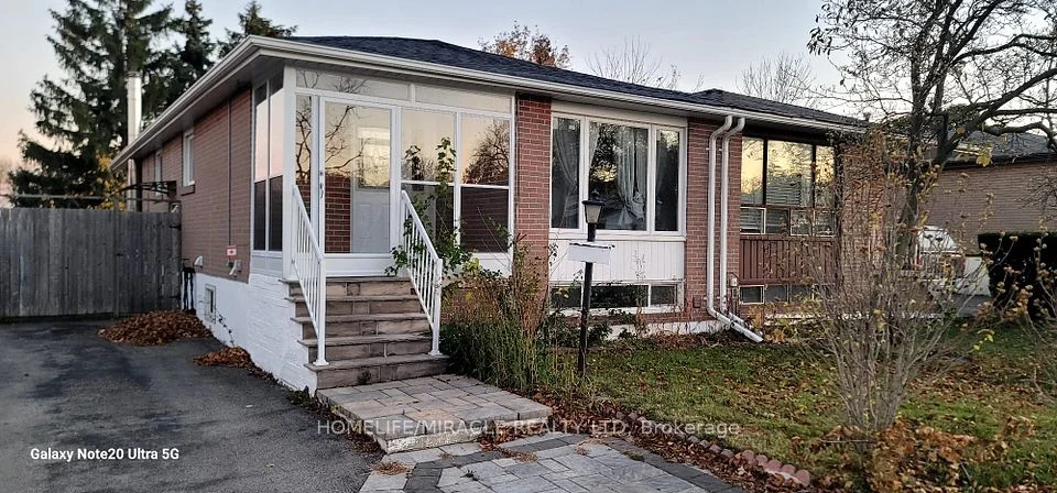 2498 Harman Court, Mississauga, ON L5J 1T8