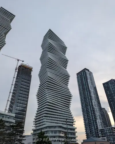 3900 Confederation Parkway 811, Mississauga, On L5b 0m3